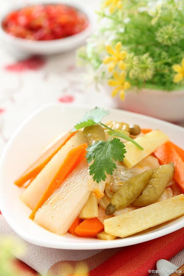 只用萝卜就可以做的清脆爽口美食，家中常备吃啥都开胃